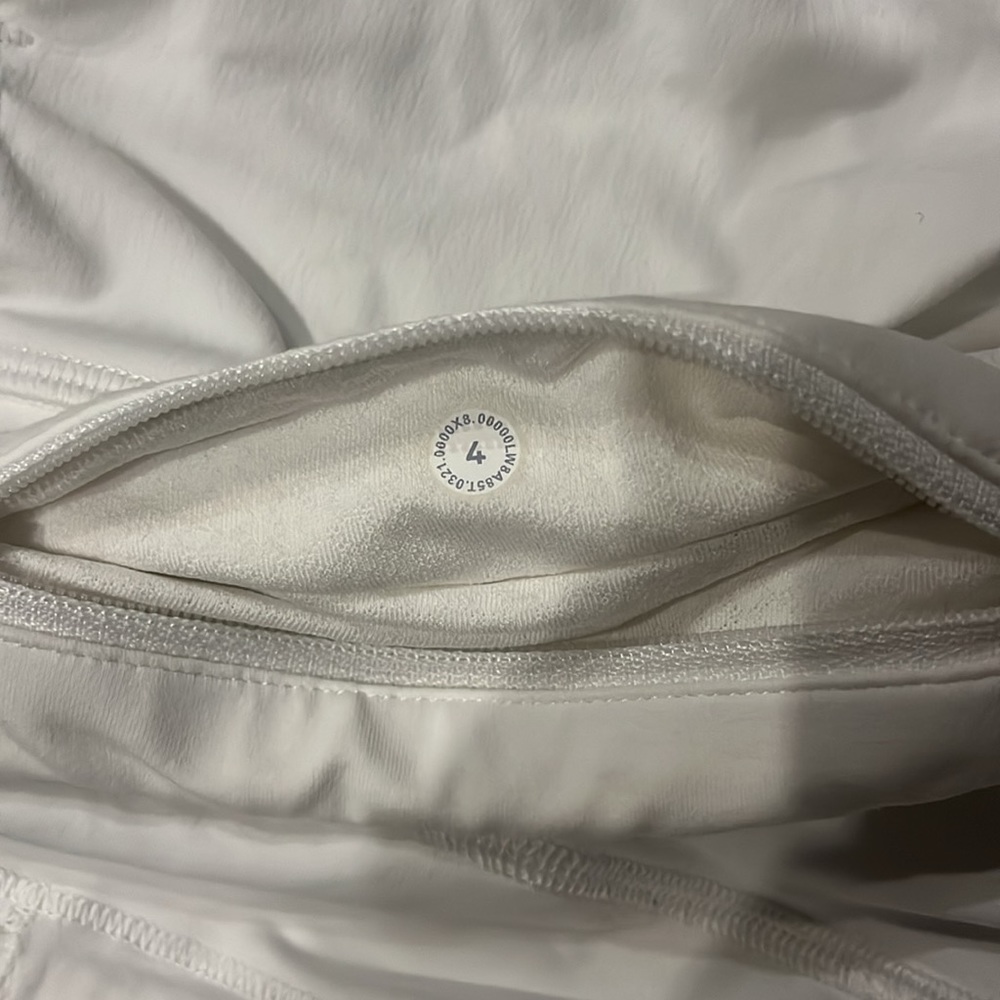 Never Worn - image 3